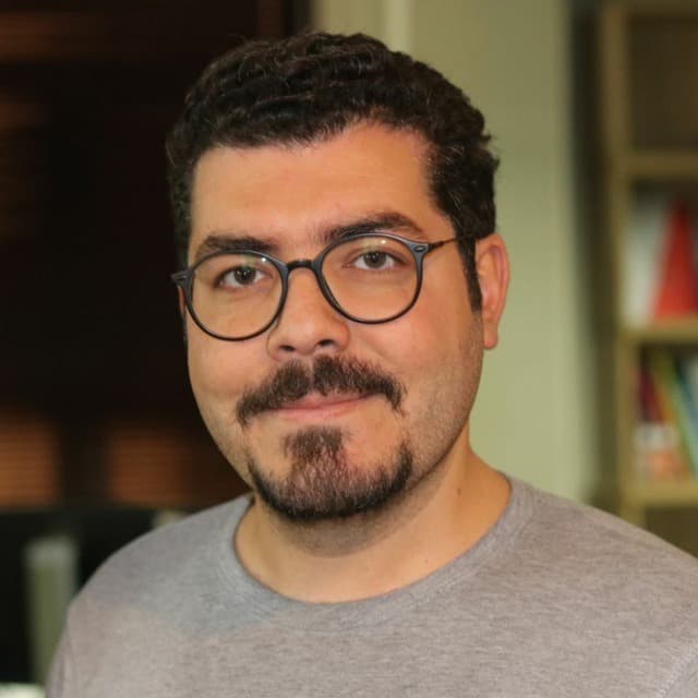 ایمان میرآخورلی